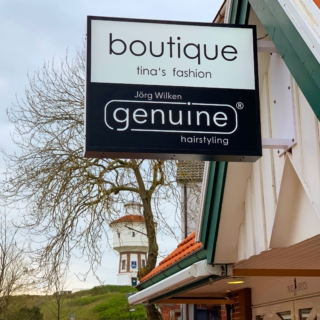 Leuchtkasten und Beschriftung für den Salon Wilken auf Langeoog
