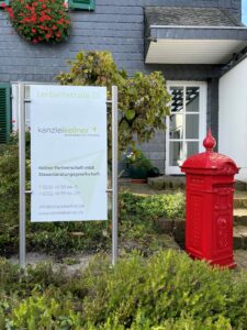 Alu-Dibond Schild mit Edelstahlbefestigung für die Kanzlei Kellner in Wuppertal